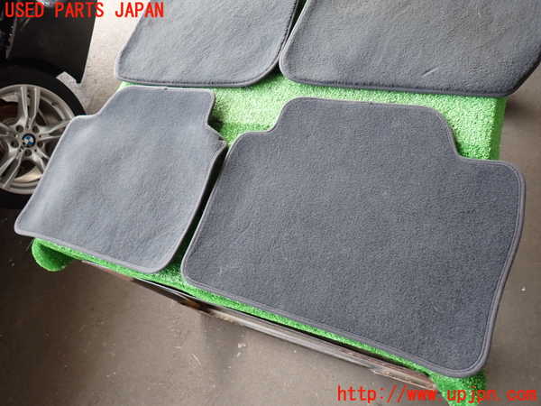 2UPJ-9234087800]BMW 320d(8C20)(F30)フロアマット 中古_3