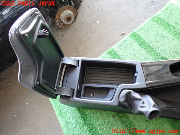 2UPJ-9234087540]BMW 320d(8C20)(F30)センターコンソール 中古_3