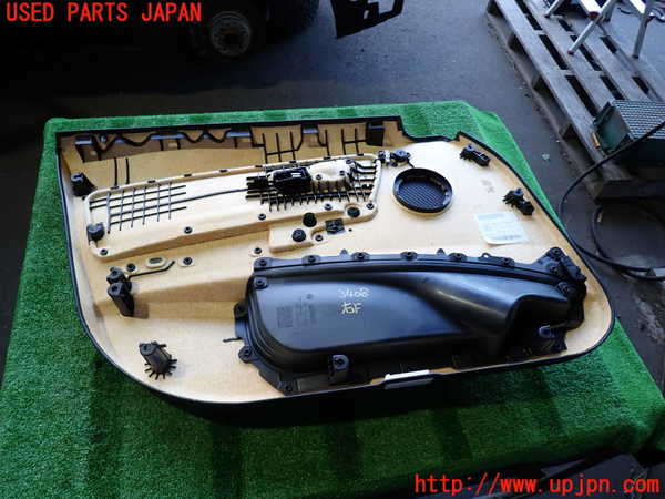 2UPJ-9234081234]BMW 320d(8C20)(F30)右前ドア内張り 中古_5