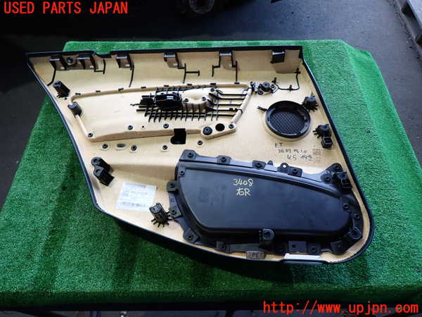 2UPJ-9234081294]BMW 320d(8C20)(F30)右後ドア内張り 中古_3