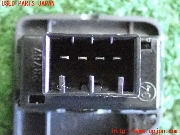 2UPJ-9234096240]フィアット・500(31212)右パワーウィンドウスイッチ 中古_4
