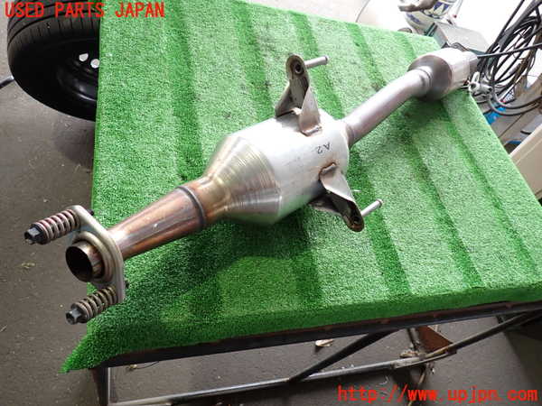 2UPJ-9234112661]カローラ クロス ハイブリッド(ZVG16)触媒1 中古_3