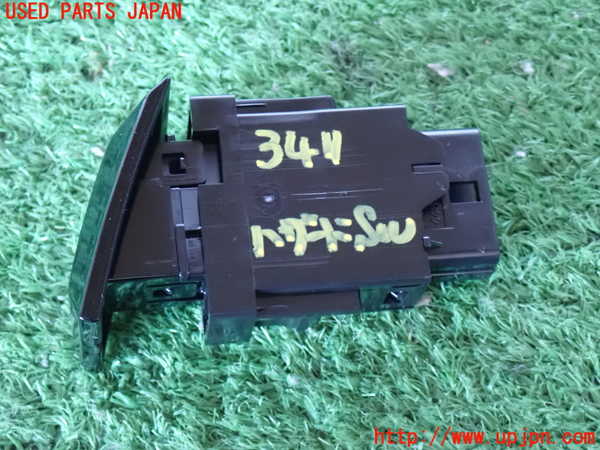 2UPJ-9234116290]カローラ クロス ハイブリッド(ZVG16)ハザードスイッチ 中古_2