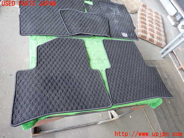 2UPJ-9234117800]カローラ クロス ハイブリッド(ZVG16)フロアマット 中古_3