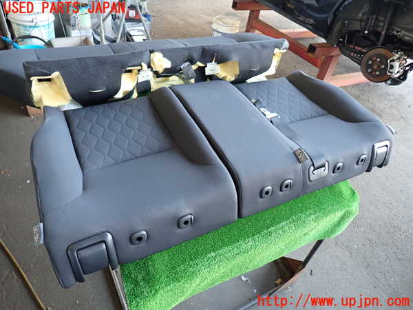 2UPJ-9234117385]カローラ クロス ハイブリッド(ZVG16)リアシート 中古_2