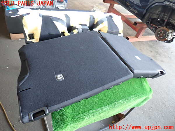 2UPJ-9234117385]カローラ クロス ハイブリッド(ZVG16)リアシート 中古_4