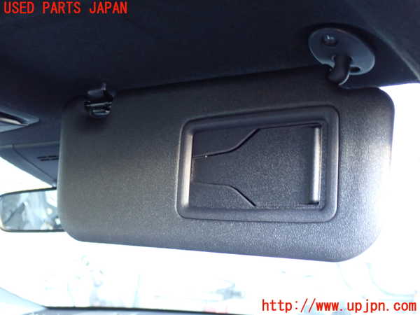 2UPJ-9234117625]カローラ クロス ハイブリッド(ZVG16)室内サンバイザー右側 中古_2