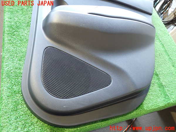 2UPJ-9234111294]カローラ クロス ハイブリッド(ZVG16)右後ドア内張り 中古_2