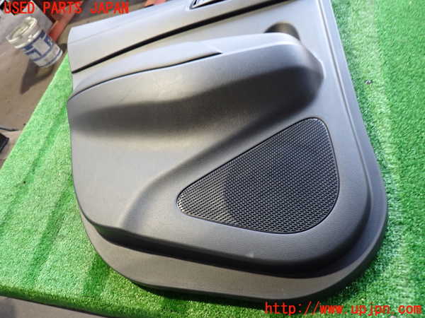 2UPJ-9234111324]カローラ クロス ハイブリッド(ZVG16)左後ドア内張り 中古_2