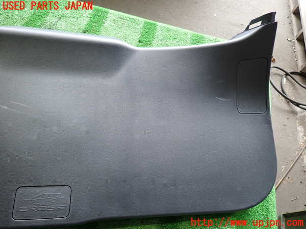 2UPJ-9234111578]カローラ クロス ハイブリッド(ZVG16)バックドア内張り 中古_3