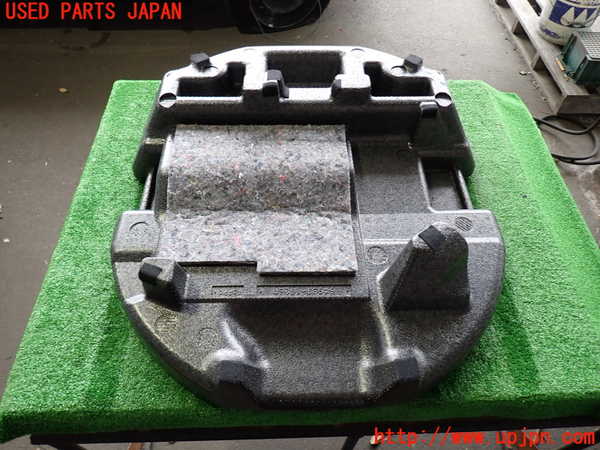 2UPJ-9234117772]カローラ クロス ハイブリッド(ZVG16)ラゲッジトレイ2 中古_2