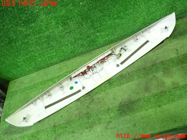 1UPJ-9234121520]シボレー・キャプティバ(型式不明)リアスポイラー 中古_4