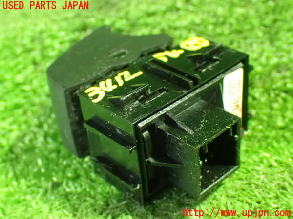 1UPJ-9234126313]シボレー・キャプティバ(型式不明)スイッチ8 中古_2