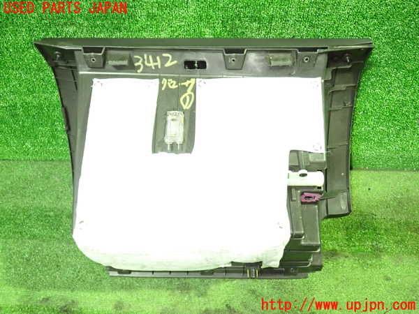 1UPJ-9234127516]シボレー・キャプティバ(型式不明)グローブボックス1 中古_4