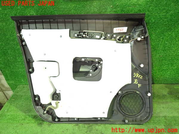 1UPJ-9234121234]シボレー・キャプティバ(型式不明)右前ドア内張り 中古_4