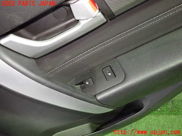 1UPJ-9234121294]シボレー・キャプティバ(型式不明)右後ドア内張り 中古_2