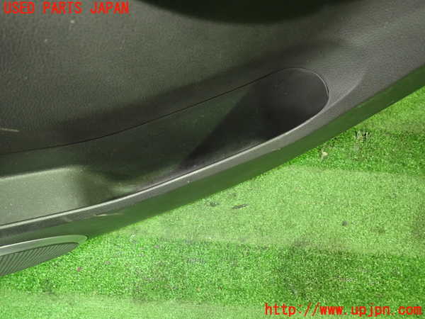 1UPJ-9234121294]シボレー・キャプティバ(型式不明)右後ドア内張り 中古_3