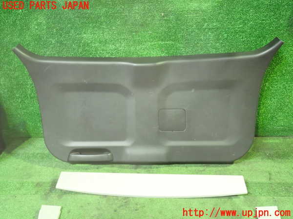 1UPJ-9234121578]シボレー・キャプティバ(型式不明)バックドア内張り 中古_2