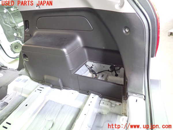 1UPJ-9234127675]シボレー・キャプティバ(型式不明)右リアピラートリム 中古_3