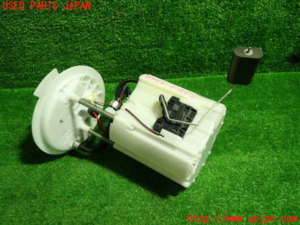 1UPJ-9234152510]ベンツ CLA180 C117(117342)燃料ポンプ 中古_3