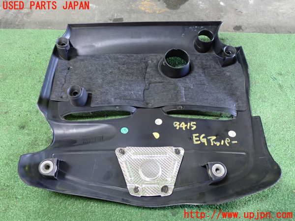 1UPJ-9234152160]ベンツ CLA180 C117(117342)エンジンアッパーカバー 中古_3