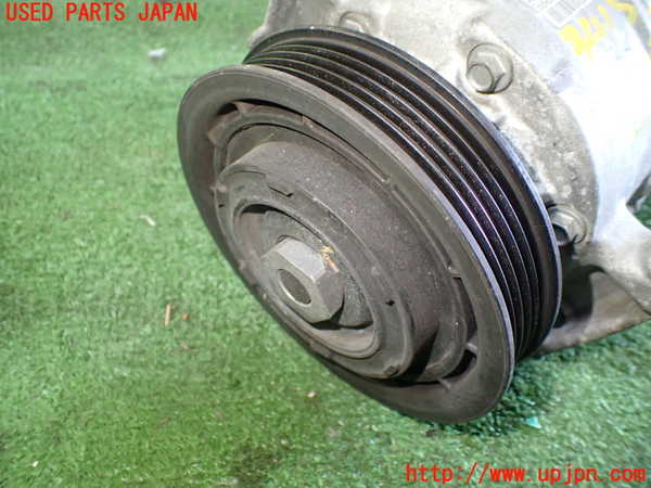 1UPJ-9234156025]ベンツ CLA180 C117(117342)エアコンコンプレッサー 中古_3