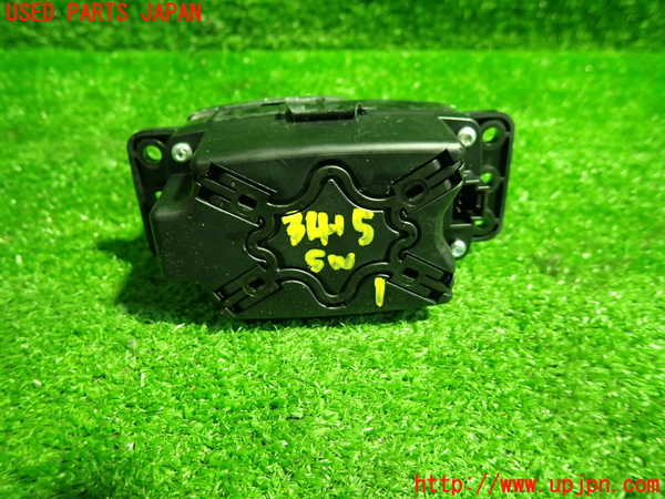 1UPJ-9234156306]ベンツ CLA180 C117(117342)スイッチ1 中古_3