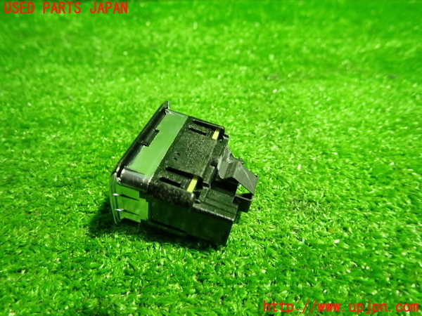 1UPJ-9234156307]ベンツ CLA180 C117(117342)スイッチ2 中古_2