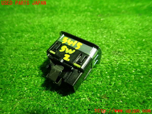 1UPJ-9234156307]ベンツ CLA180 C117(117342)スイッチ2 中古_3