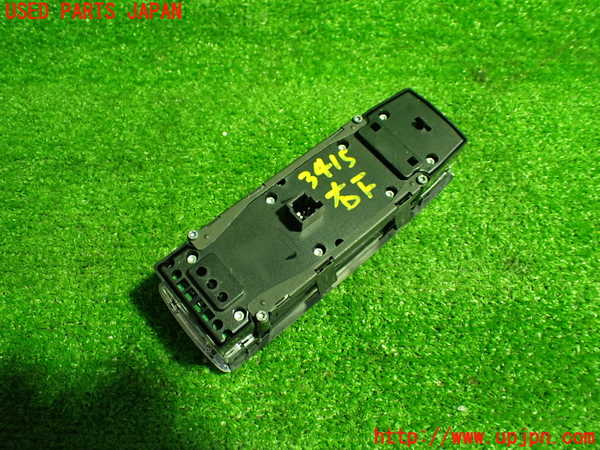 1UPJ-9234156240]ベンツ CLA180 C117(117342)右前パワーウィンドウスイッチ 中古_3