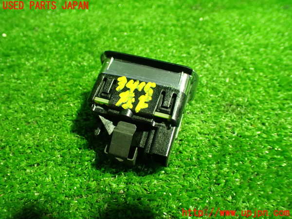 1UPJ-9234156245]ベンツ CLA180 C117(117342)左前パワーウィンドウスイッチ 中古_3