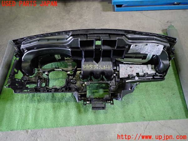 1UPJ-9234157505]ベンツ CLA180 C117(117342)ダッシュボード 中古_5