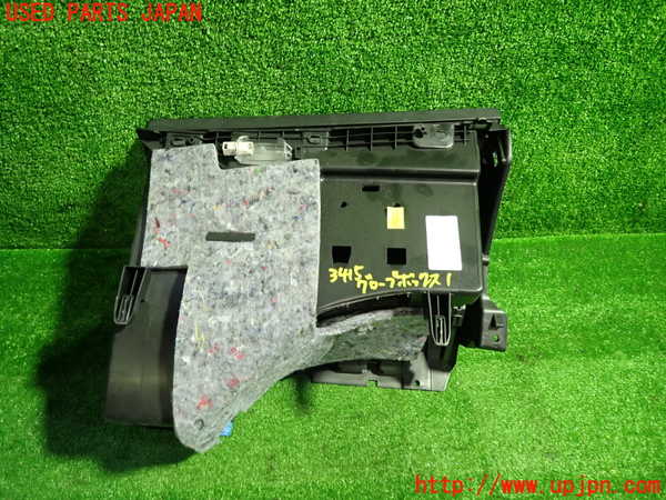 1UPJ-9234157516]ベンツ CLA180 C117(117342)グローブボックス1 中古_3