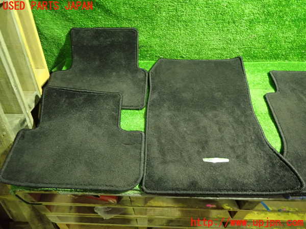 1UPJ-9234157800]ベンツ CLA180 C117(117342)フロアマット 中古_3