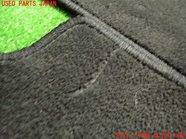 1UPJ-9234157800]ベンツ CLA180 C117(117342)フロアマット 中古_4