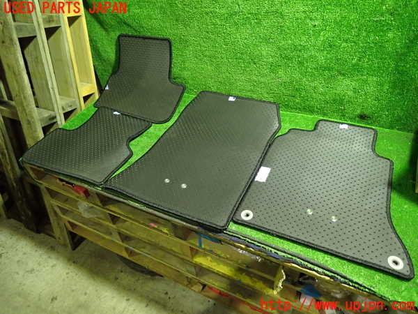 1UPJ-9234157800]ベンツ CLA180 C117(117342)フロアマット 中古_5