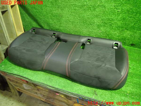 1UPJ-9234157385]ベンツ CLA180 C117(117342)リアシート 中古_4