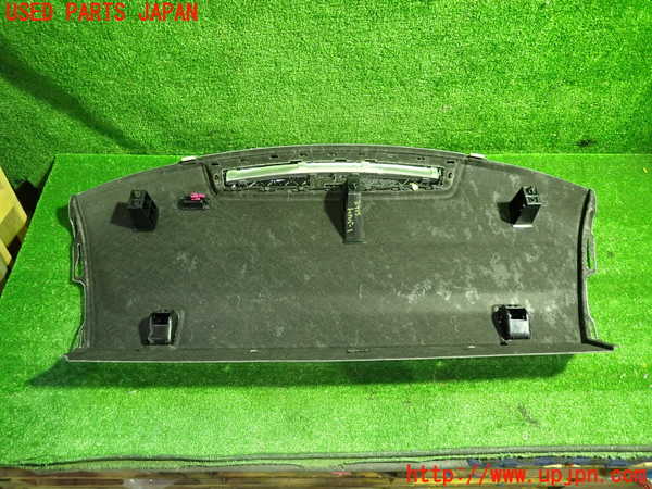 1UPJ-9234157761]ベンツ CLA180 C117(117342)トノカバー1 中古_3