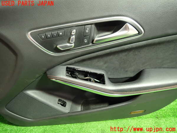 1UPJ-9234151234]ベンツ CLA180 C117(117342)右前ドア内張り 中古_2