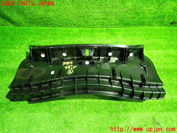 1UPJ-9234157772]ベンツ CLA180 C117(117342)ラゲッジトレイ2 中古_4