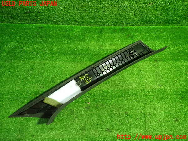 1UPJ-9234157660]ベンツ CLA180 C117(117342)左フロントピラートリム 中古_3