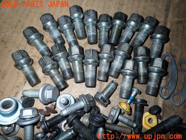 3UPJ=9234160720]アウディ TT クーペ(FVCHH 8S型)ネジ・ナット・ステー類 セット ジャンク_4