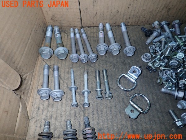 3UPJ=9234170720]ハリアー(ZSU60W)ネジ・ナット・ステー類 セット ジャンク_2