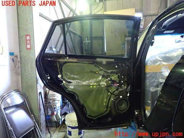 1UPJ-9234171320]ハリアー(ZSU60W)左後ドア ジャンク_5