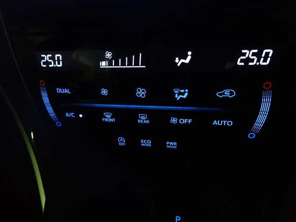 1UPJ-9234176066]ハリアー(ZSU60W)エアコンスイッチ1 中古_4