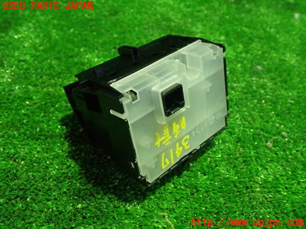 1UPJ-9234177850]ハリアー(ZSU60W)時計 中古_3