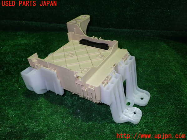 1UPJ-9234176741]ハリアー(ZSU60W)ヒューズボックス1 中古_4