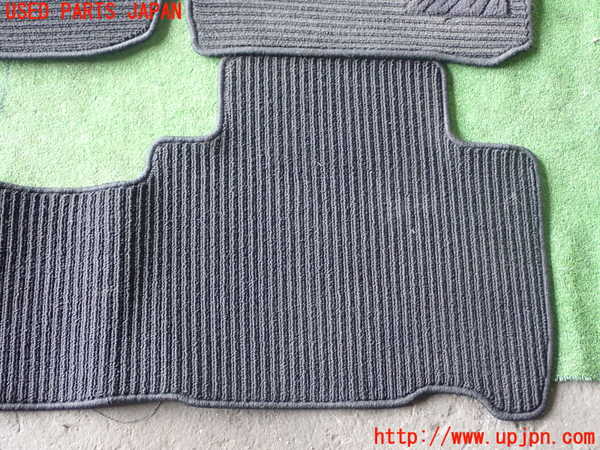 1UPJ-9234177800]ハリアー(ZSU60W)フロアマット 中古_4