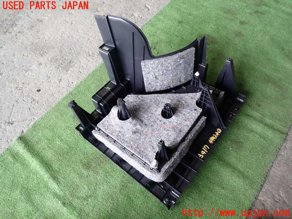 1UPJ-9234177841]ハリアー(ZSU60W)小物入れ1 中古_4