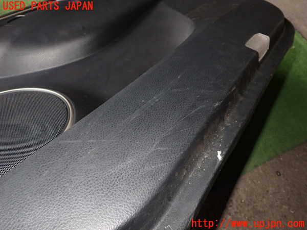 1UPJ-9234171234]ハリアー(ZSU60W)右前ドア内張り 中古_2